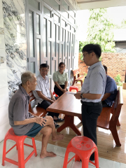 Thăm, tặng quà gia đình chính sách nhân ngày Thương binh, liệt sĩ trên địa bàn phường Gia Bình